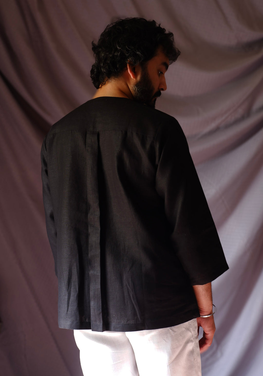 Men's short kurta | M87-18: Ballad - Black - 100% Linen
